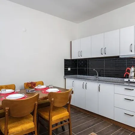River Elite فندق 3*