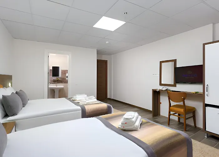 River Elite Hotel 3*