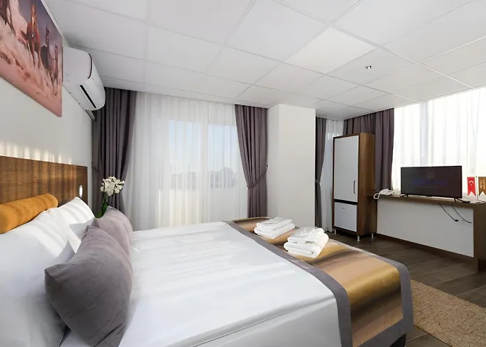 Hotel River Elite 3*