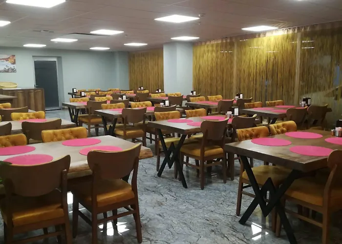 River Elite Hotel 3*