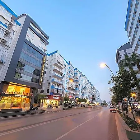 River Elite Hotel 3*