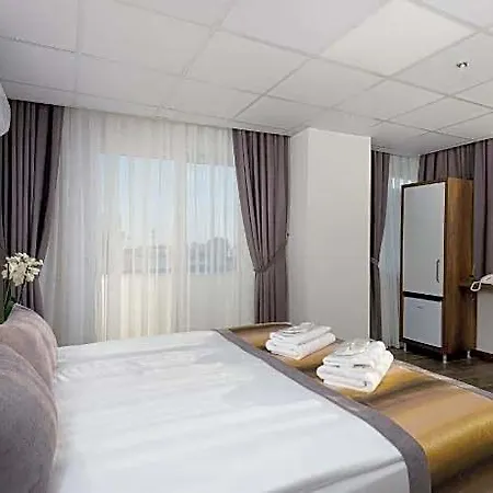 Hotel River Elite