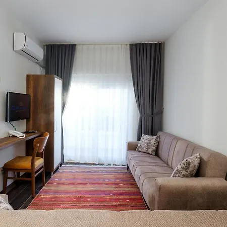 ホテル Grand Gulluk Center 3*