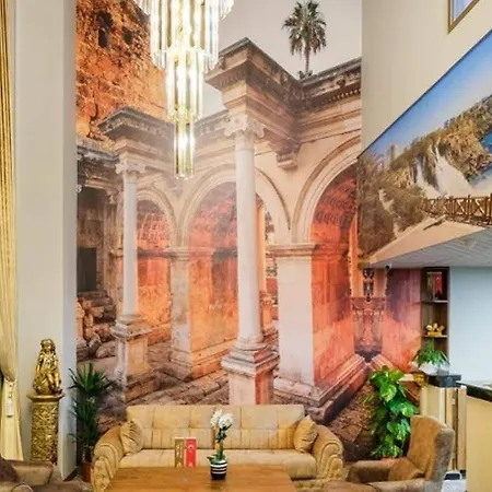 Grand Gulluk Center Hotell 3*