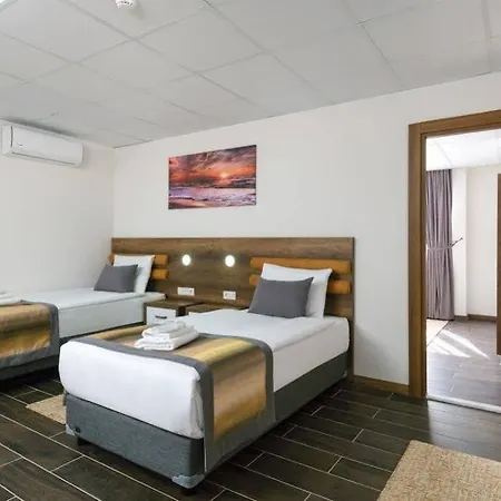 Grand Gulluk Center Hotell